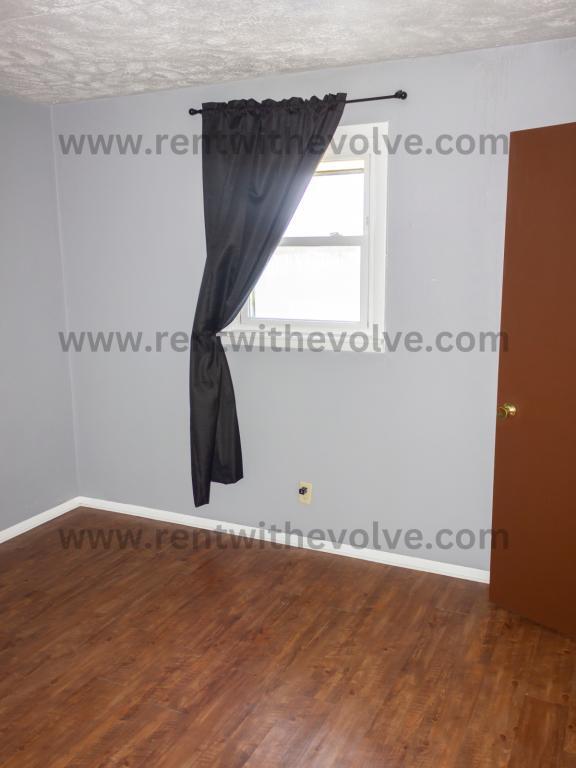 Photo - 214 S 2nd St