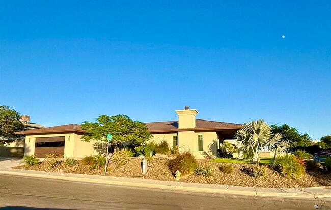 Photo - 1330 W Ridgeview Dr