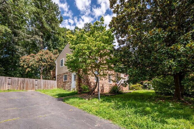 Spacious 4 Bedroom Home in Midlothian – Available August 28 – $3,000/mo