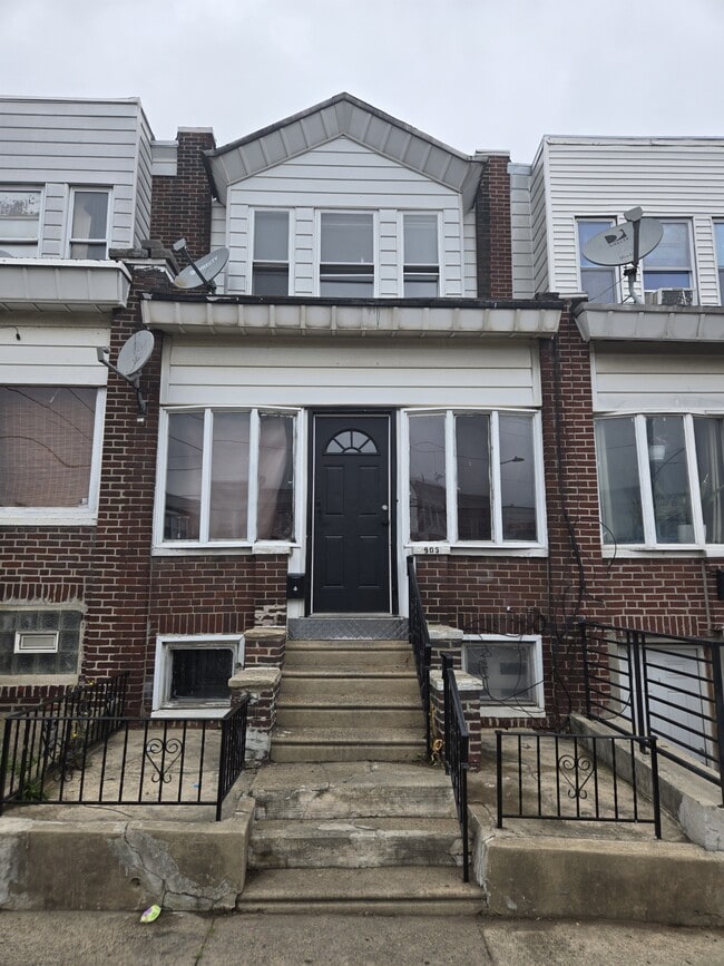 Photo - 903 E Tioga St House