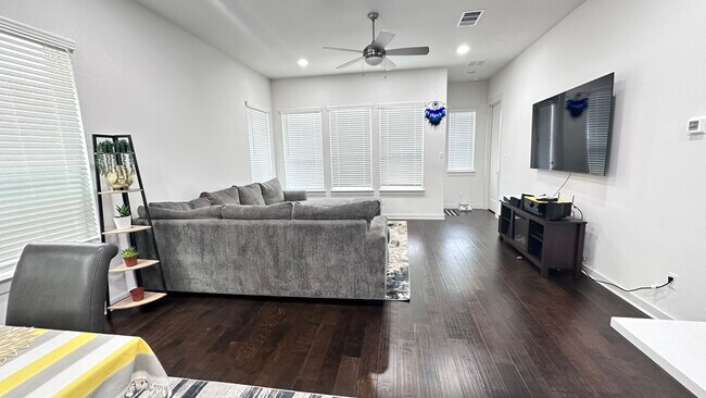 Photo - 1336 Westborough Ln