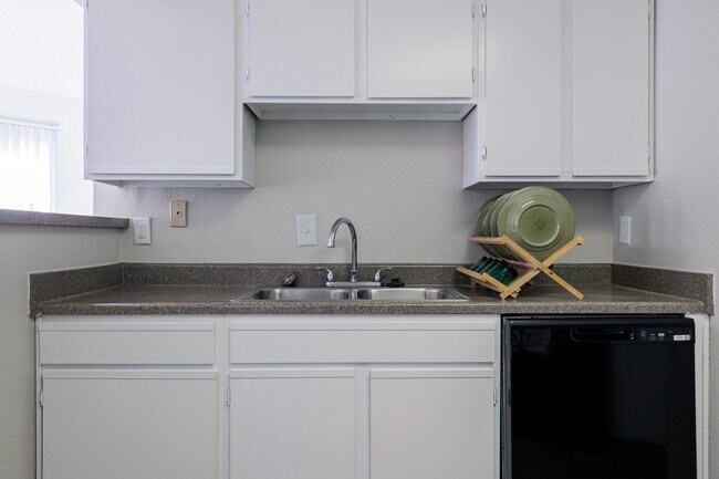 Skyler Ridge Apartments