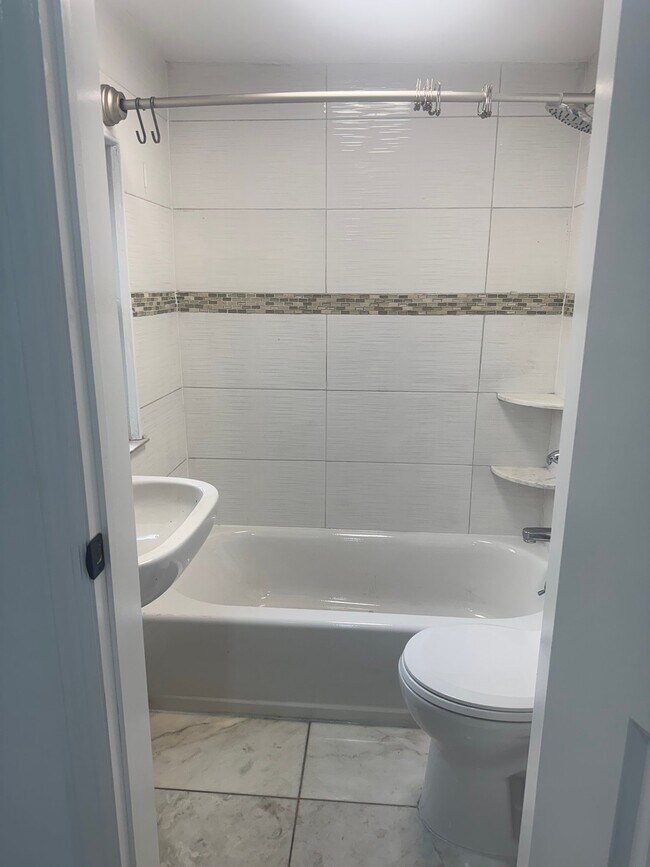 125 Ainslie St Unit 2
