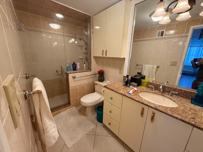 Photo - 5825 Collins Ave Unidad 6B