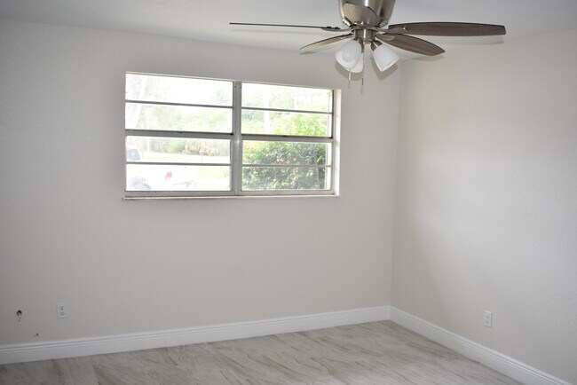 Photo - 207 Southland Dr