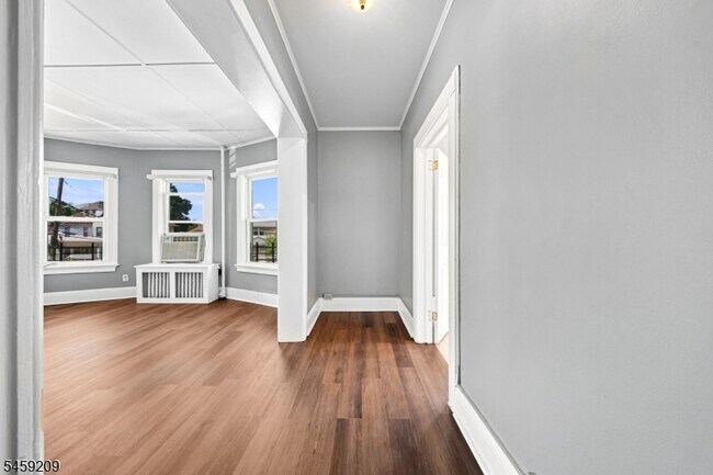 Photo - 33 Van Houten Pl Unit 3