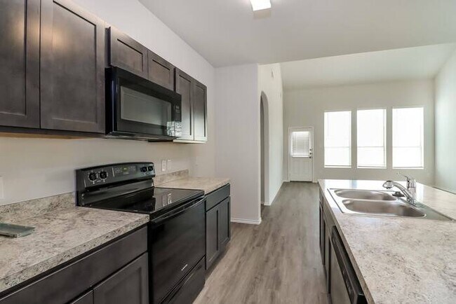 Photo - 8225 Runner Oak Ln