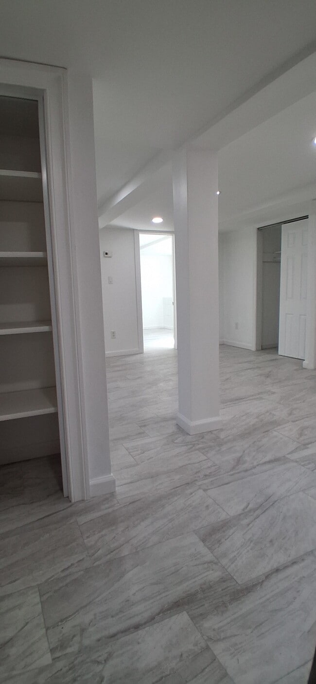 Photo - 28 Pineoaks Pl