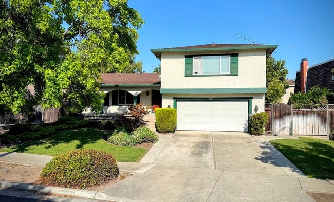 3BD/2BA Tri-Level Updated Home & Walkable ... - 3BD/2BA Tri-Level Updated Home & Walkable ...