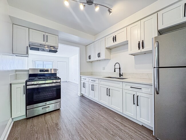 Photo - 12521 Lakewood Blvd Unidad 43