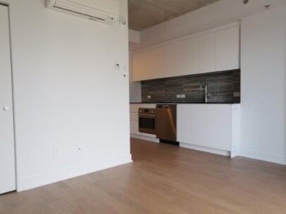 Photo - 2300 Rue Rue Tupper