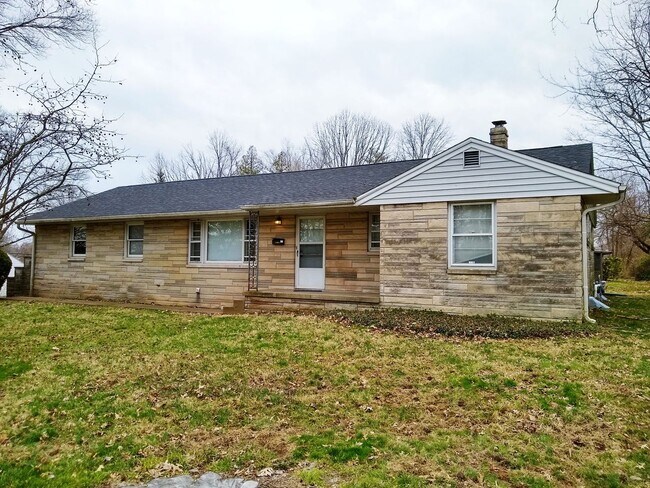 Building Photo - 208 S Hillsdale Dr Unit 1 Rental