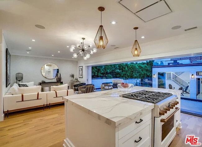 Photo - 1524 N Sierra Bonita Ave