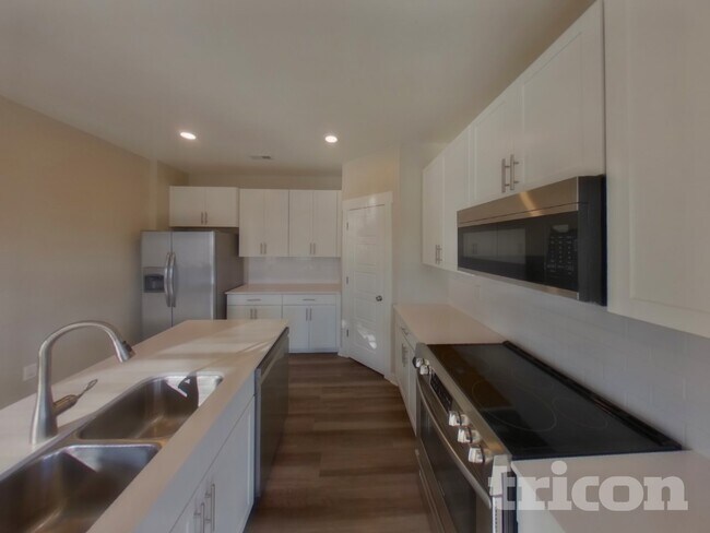 Photo - 1610 Lannister Ave