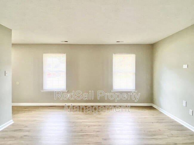 Photo - 709 Chatsworth Dr