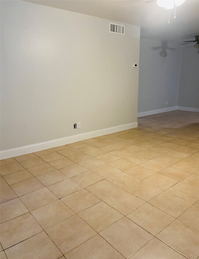 Photo - 5550 N Braeswood Blvd