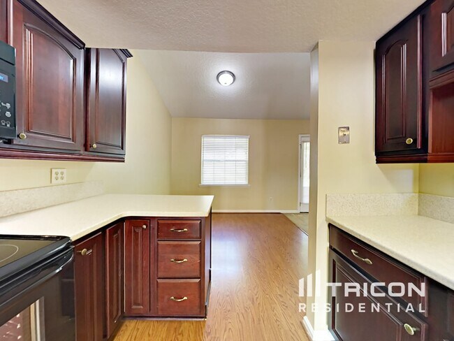 Photo - 4399 Princess Labeth Ct W