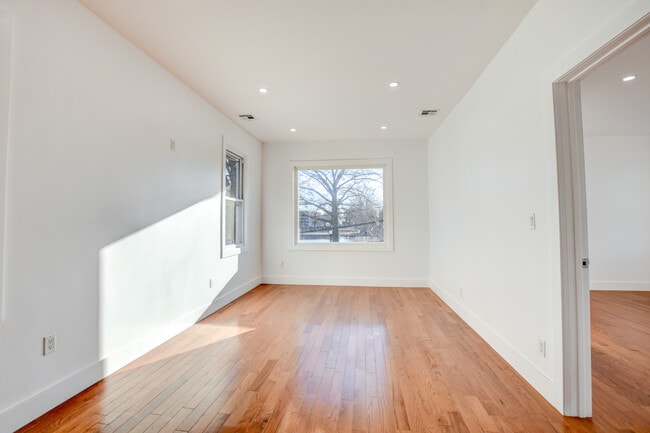 Photo - 85 May St Unit 2