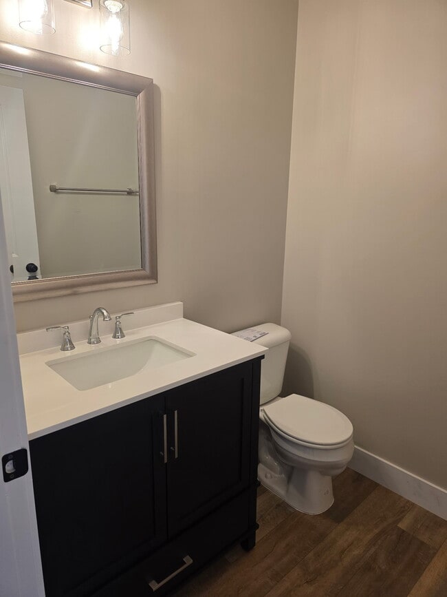 Photo - 609 Detroit St