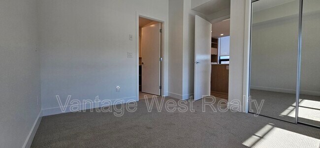 705-1488 Bertram St
