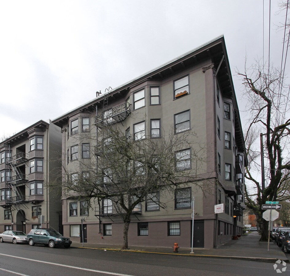 Photo - Chetopa Apartments