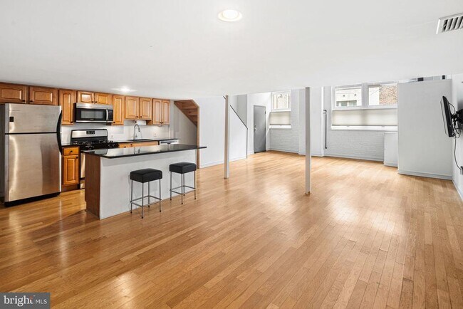 Photo - 810 N Hancock St Unit 02