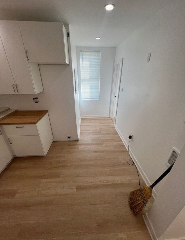 Photo - All Utilities INCLUDED - 6 Rooms for Rent - $450/mo -$800/mo