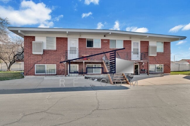 Building Photo - 800 State St