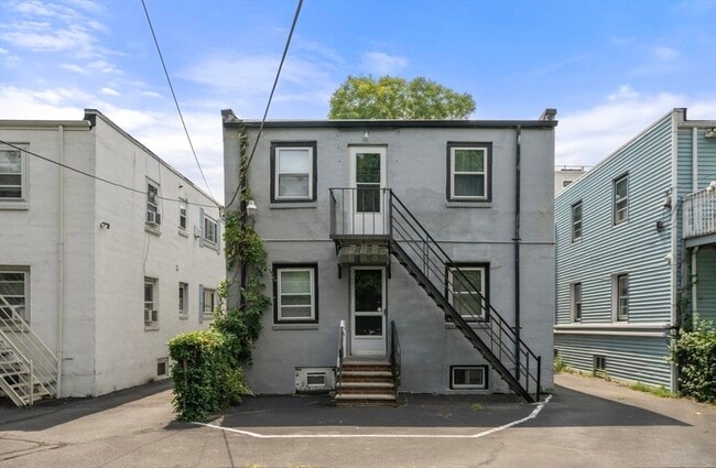 Photo - 838 Saratoga St Unit B