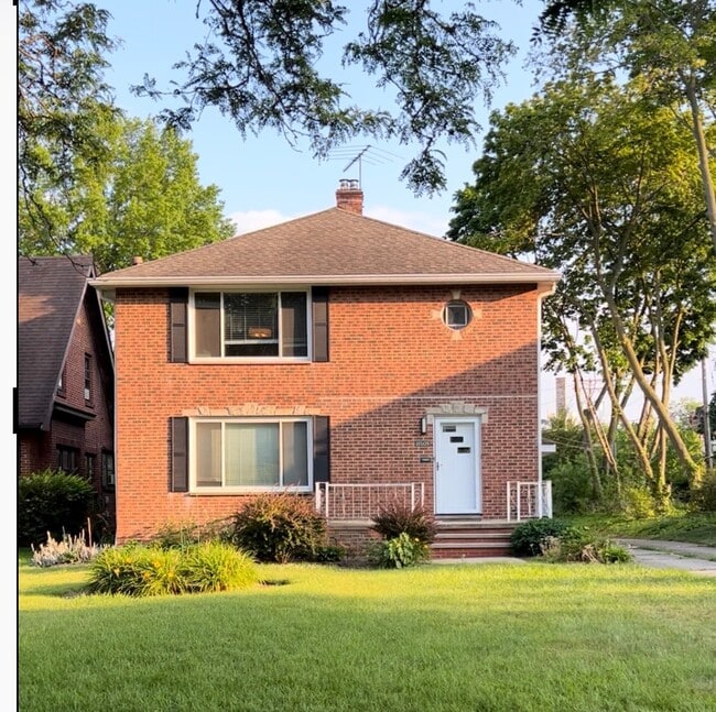 Photo - 11509 Lake Ave Unit Down