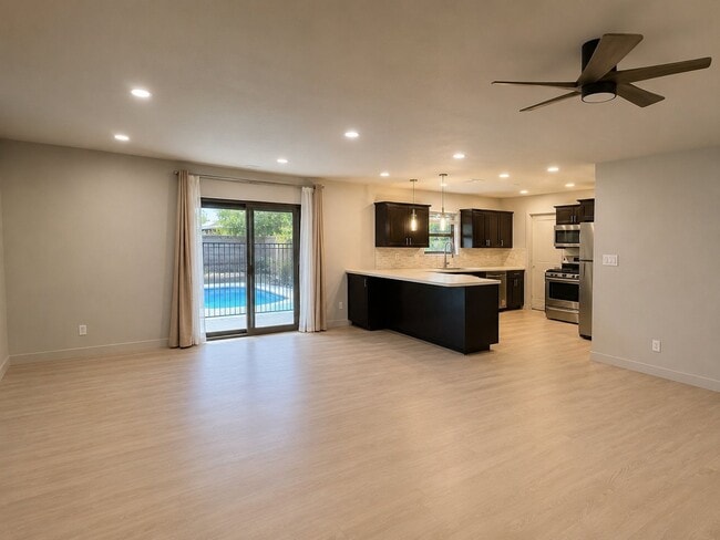 Photo - 8611 E Vista Dr