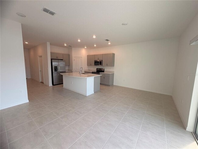 Photo - 2212 Portrait St