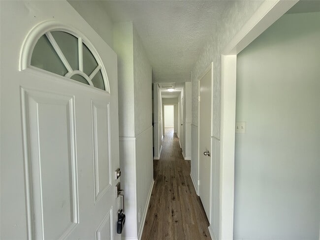 Photo - 830 Becker St