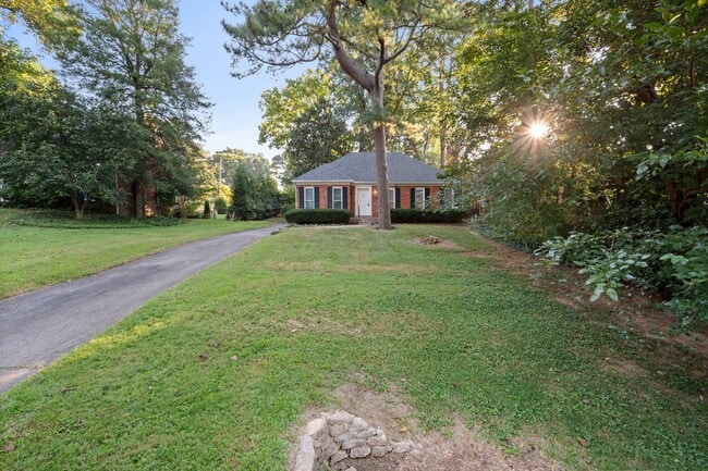 Photo - 3405 Hillvale Rd