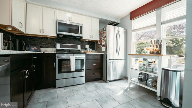 Building Photo - 9134 Everett Ct