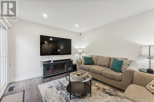 Photo - 103 Dovedale Dr