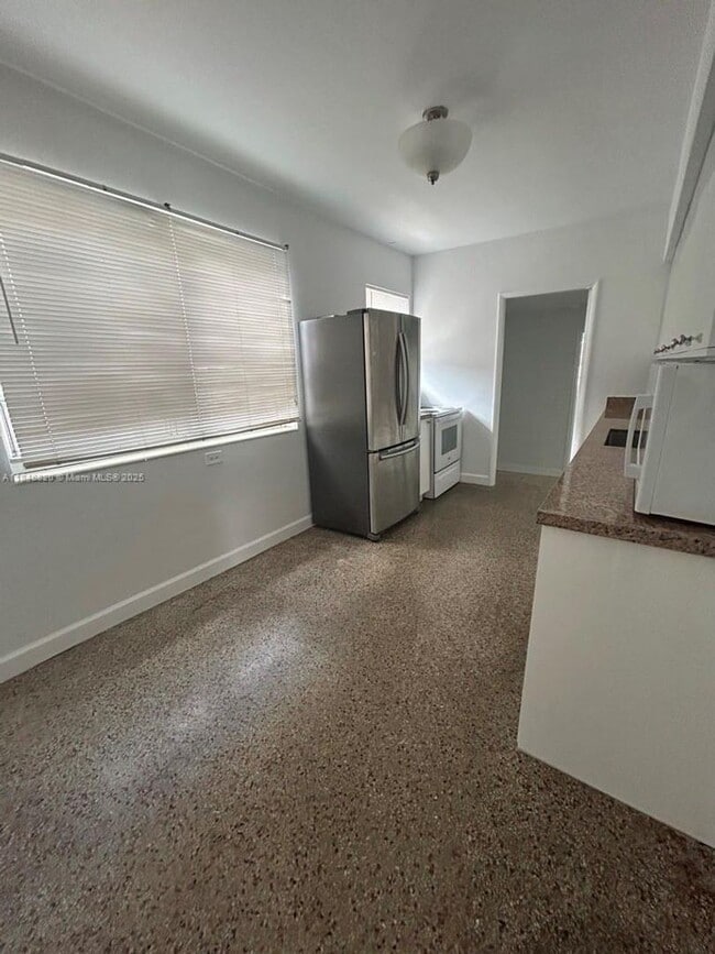 Building Photo - 60 W 12th St Rental