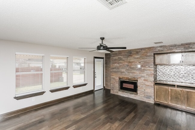 Photo - 2430 Manchester Ln