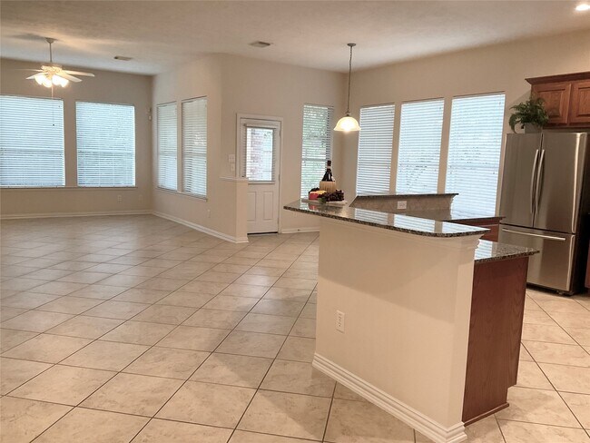 Photo - 6 Dragon Hill Pl