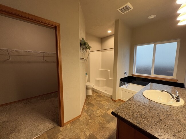 Photo - 348 Watercress St