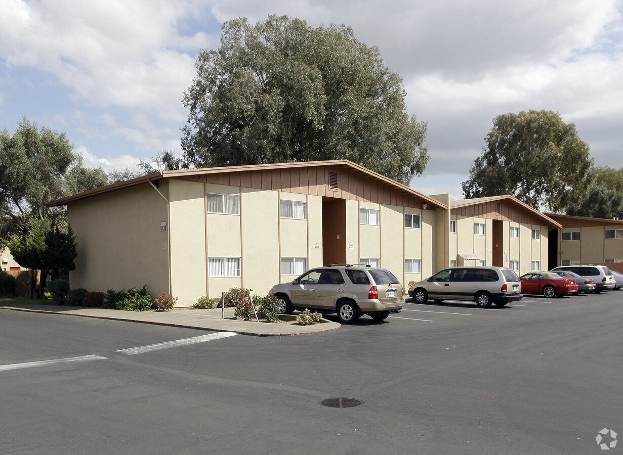 Photo - Florin Meadows Apartments