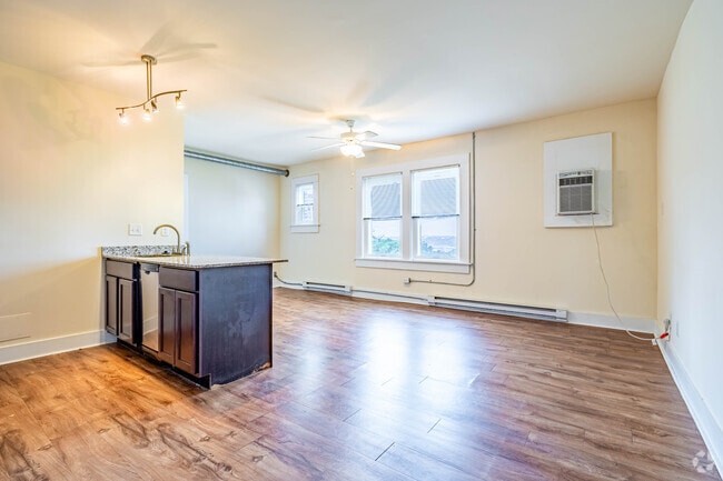 1BR, 1BA - 525SF - Living Room - 2301 Auburn Avenue