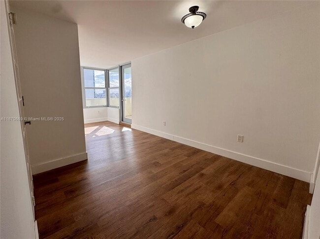 Photo - 2899 Collins Ave Unidad 1526