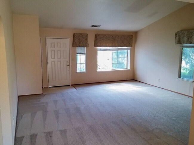 Photo - 3 Bedroom Home in Hilltop Area