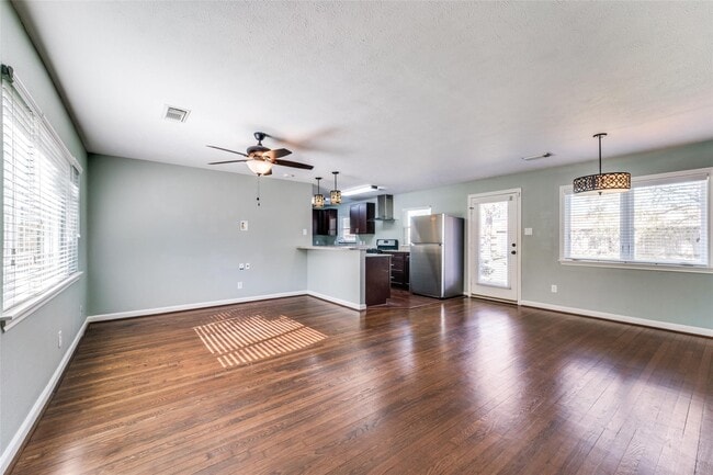 Photo - 4502 Brookwoods Dr