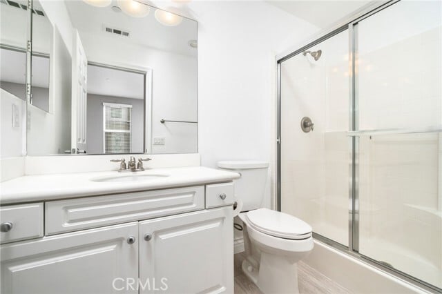 Photo - 648 W 1st St