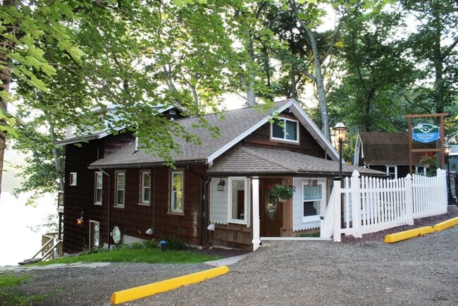 Photo - 102 Holiday Ln Unit 2