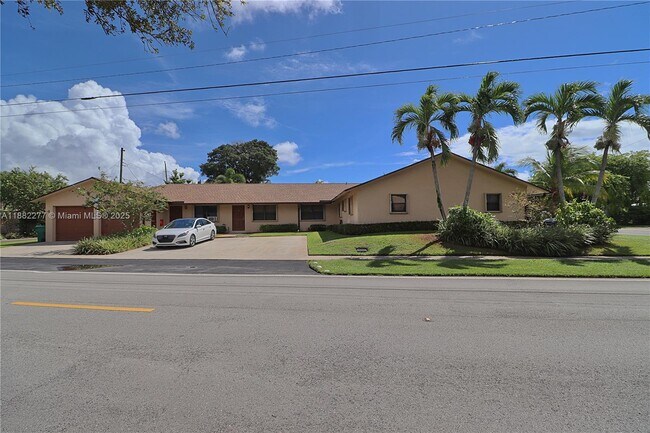 Photo - 278 SW 7th St Unit 3