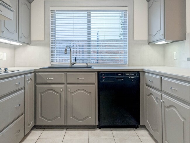 Photo - 10631 Del Monte Dr