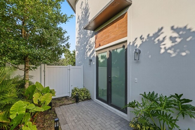 Photo - 2201 Florida Blvd